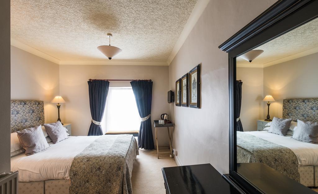 The West House Hotel Llantwit Major Buitenkant foto